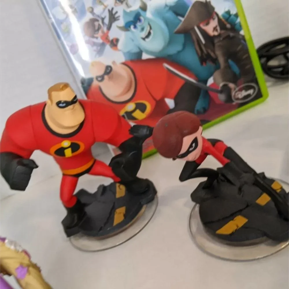 DISNEY INFINITY Game Portal Figures Lot XBOX 360 Pirates Marvel Monster Rapunzel